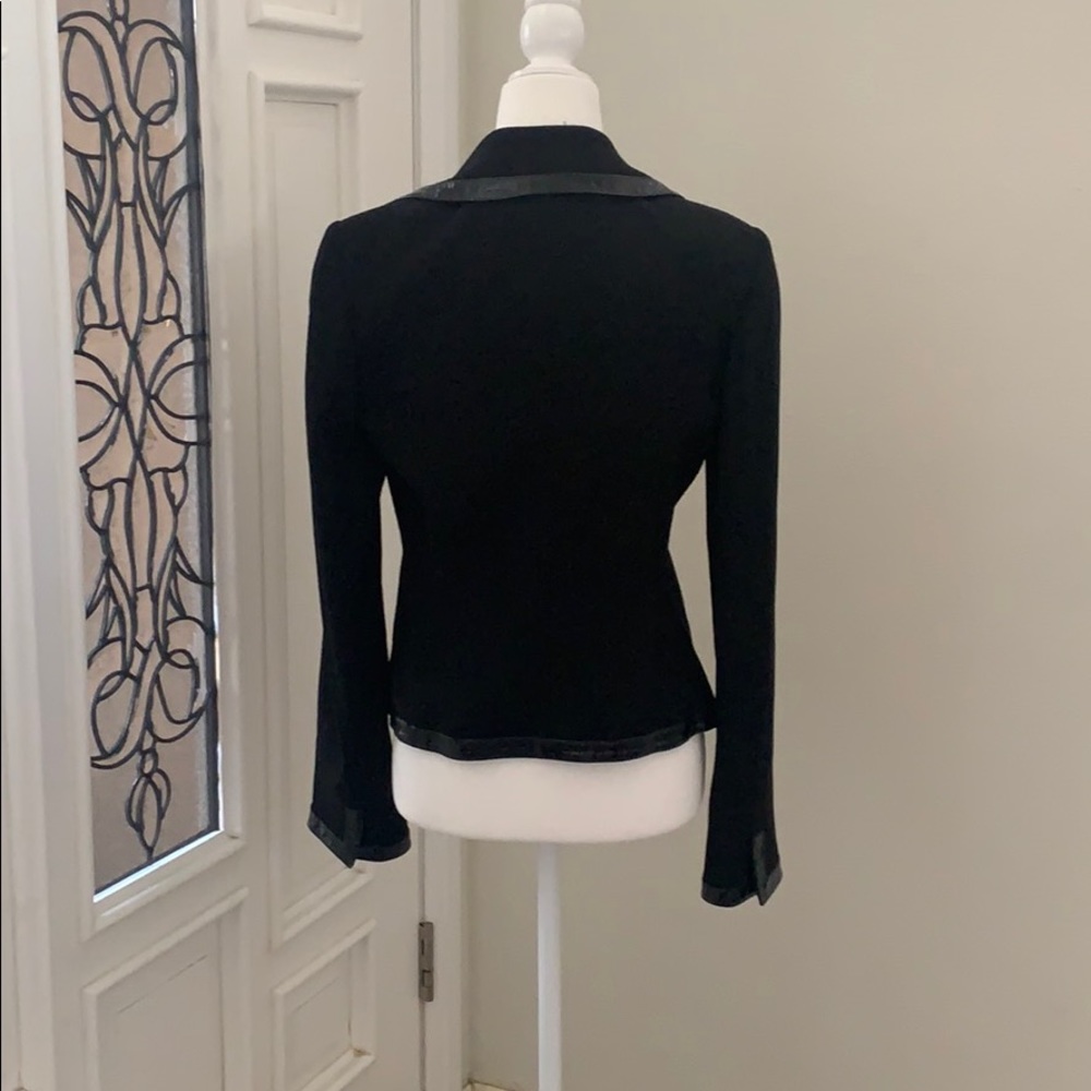 *SOLD**** ST. John jacket size 2 - Picture 3 of 6